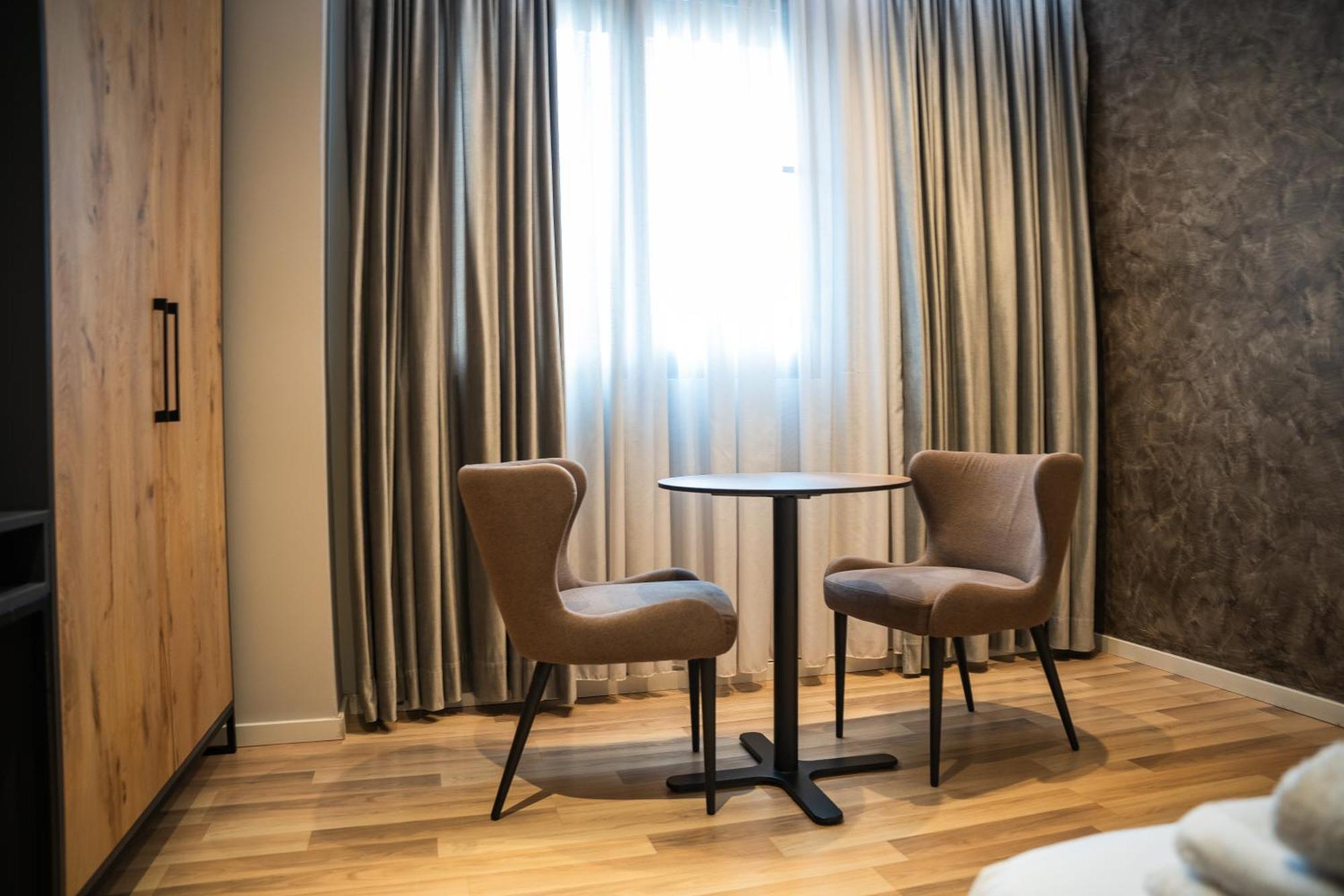 Center Boutique Hotel Tirana Extérieur photo