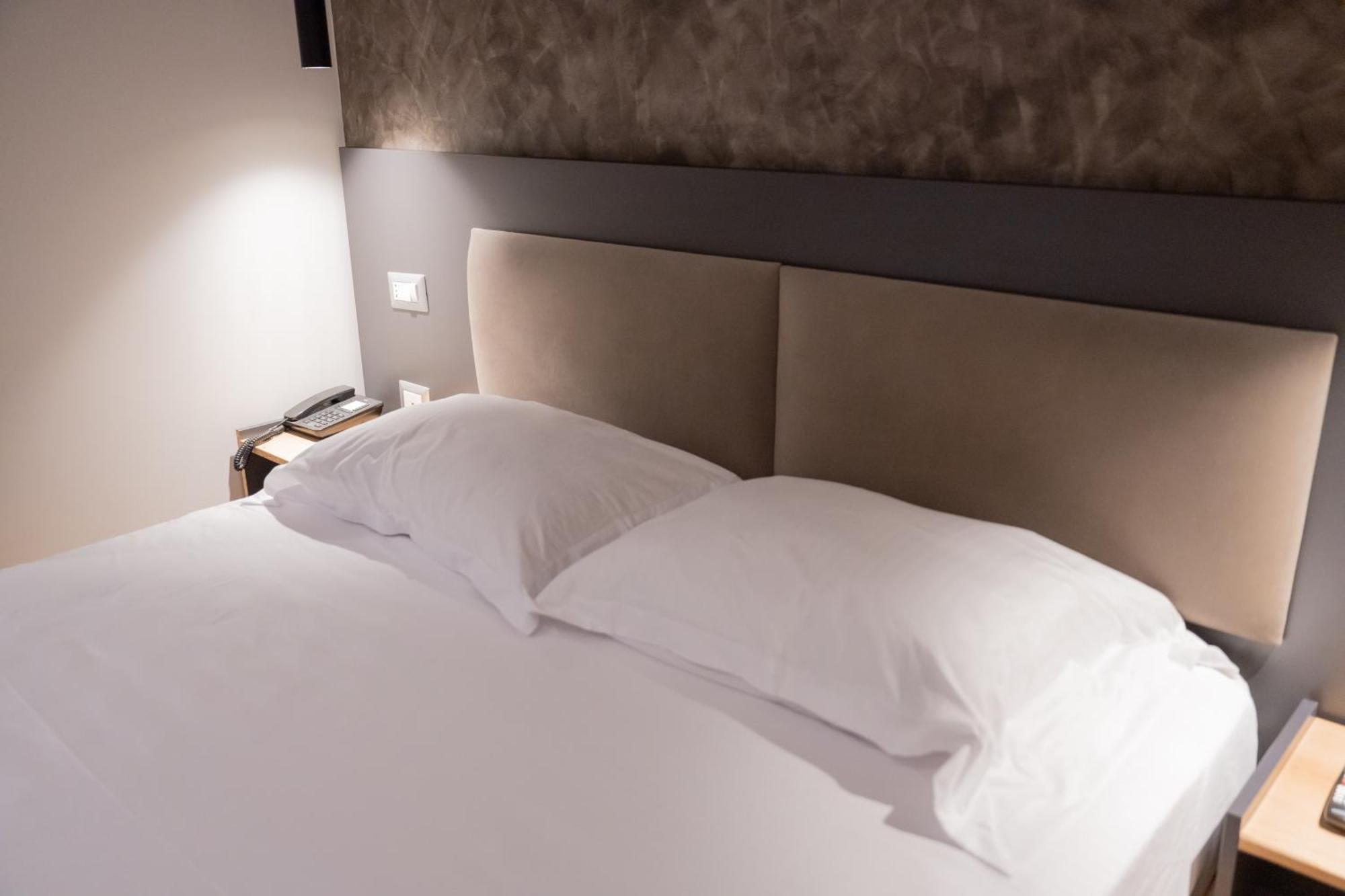 Center Boutique Hotel Tirana Extérieur photo