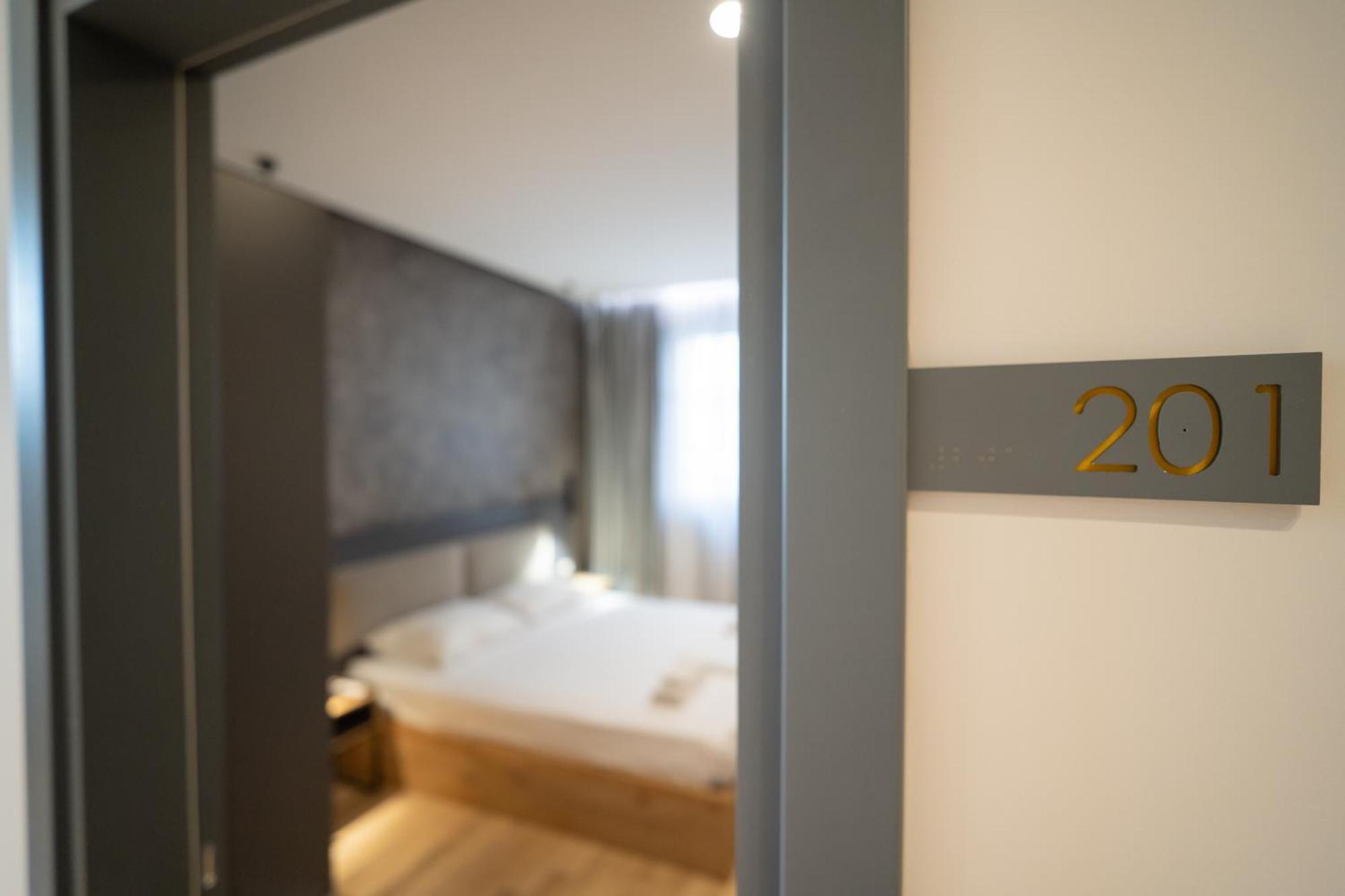 Center Boutique Hotel Tirana Extérieur photo
