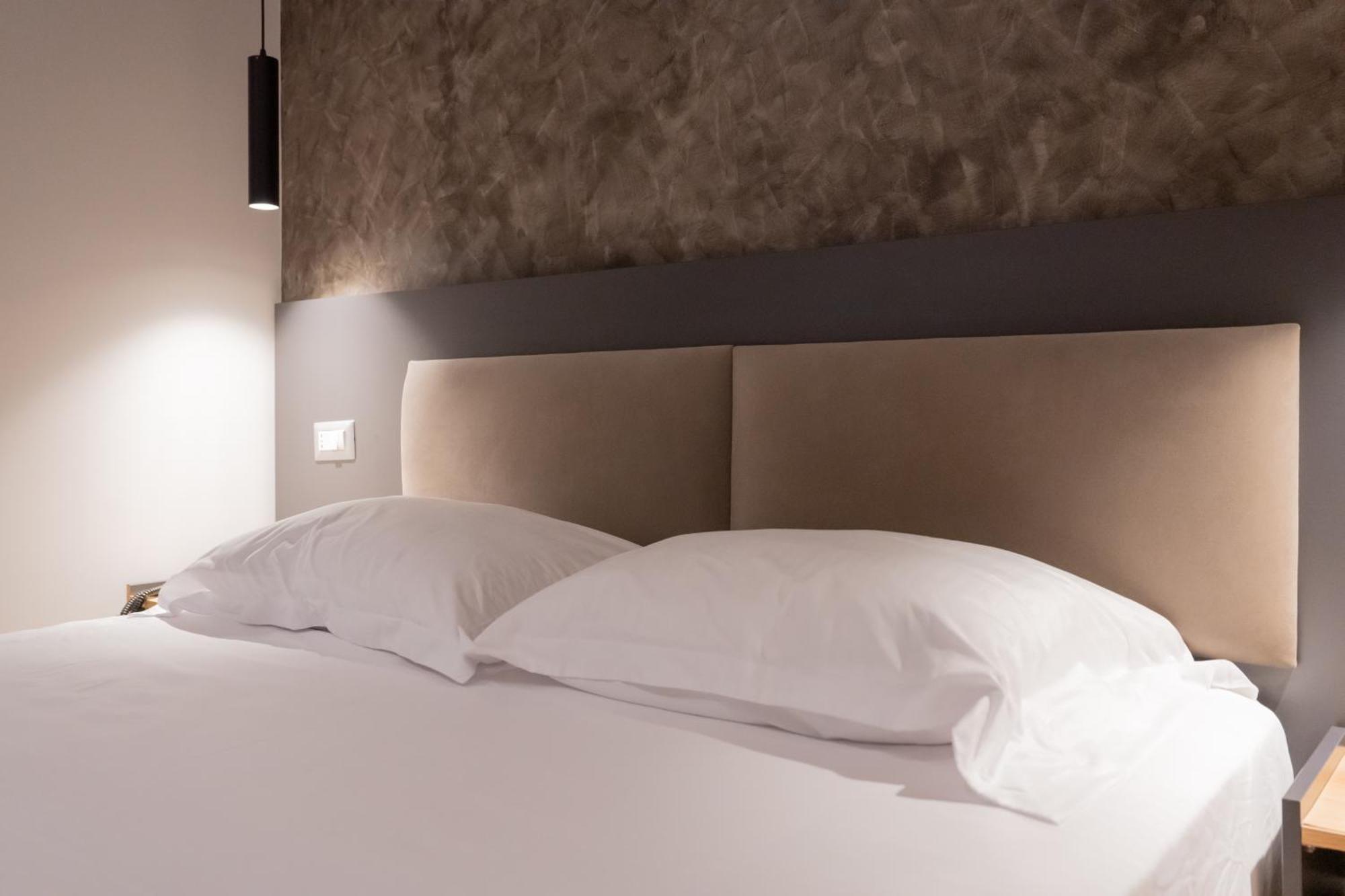 Center Boutique Hotel Tirana Extérieur photo