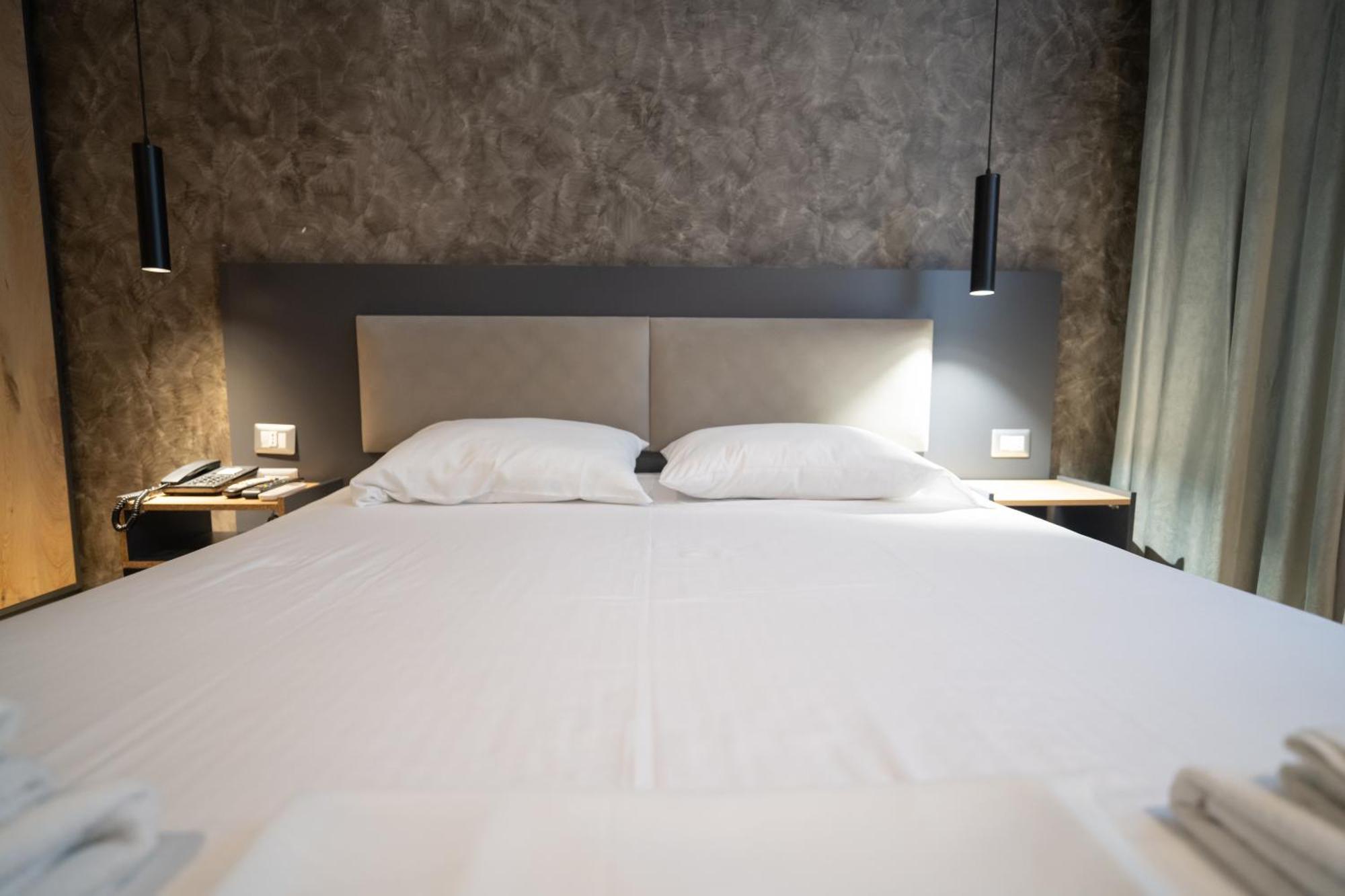 Center Boutique Hotel Tirana Extérieur photo