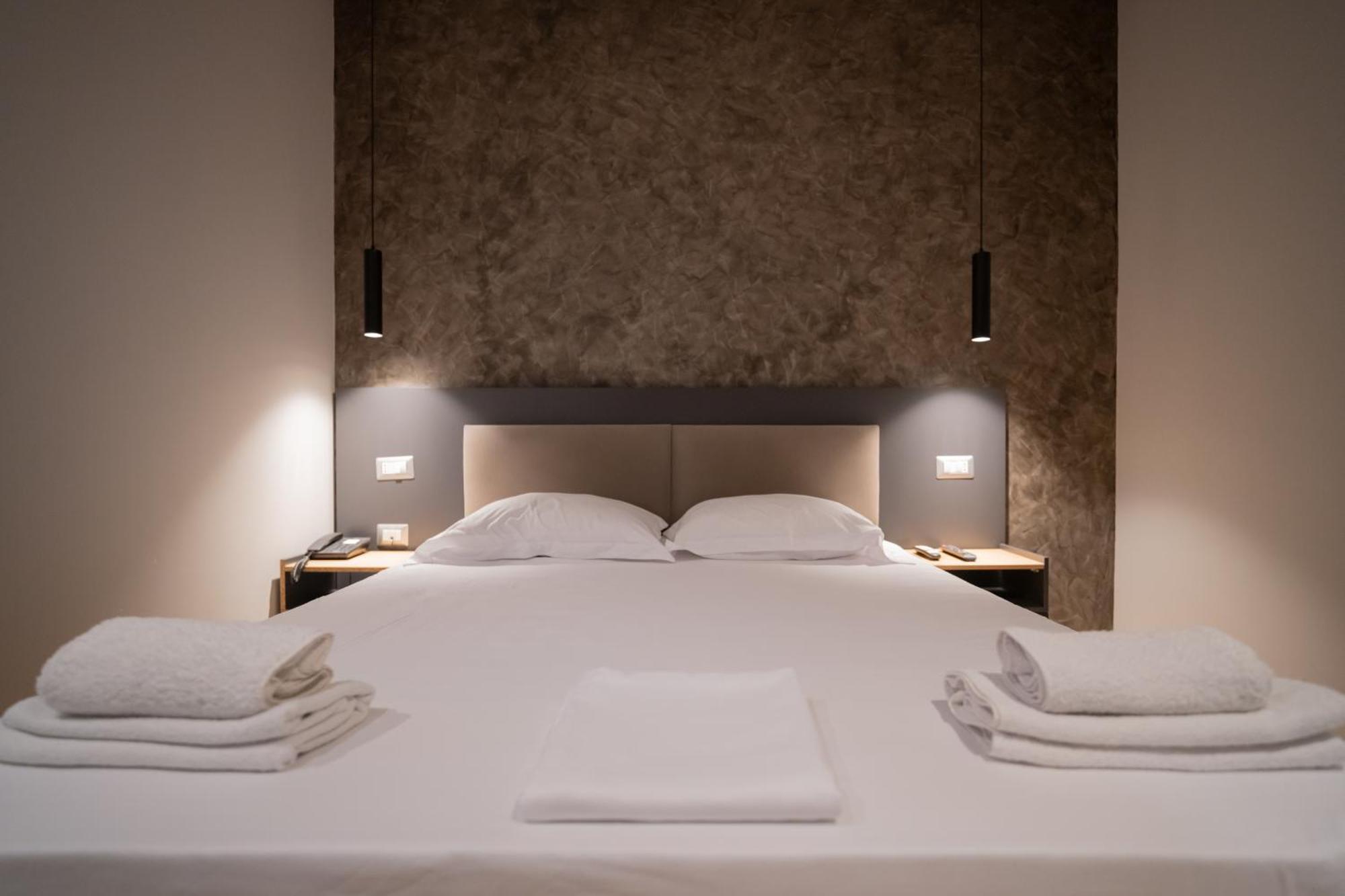 Center Boutique Hotel Tirana Extérieur photo
