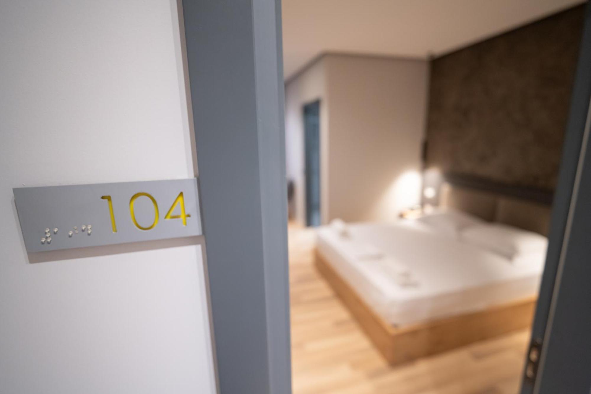 Center Boutique Hotel Tirana Extérieur photo