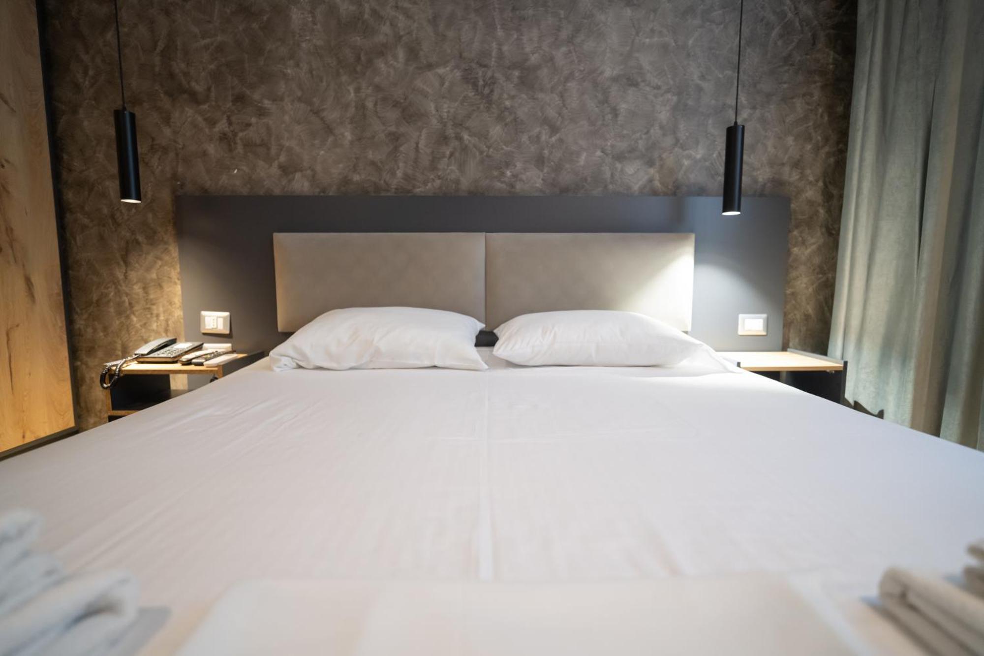 Center Boutique Hotel Tirana Extérieur photo