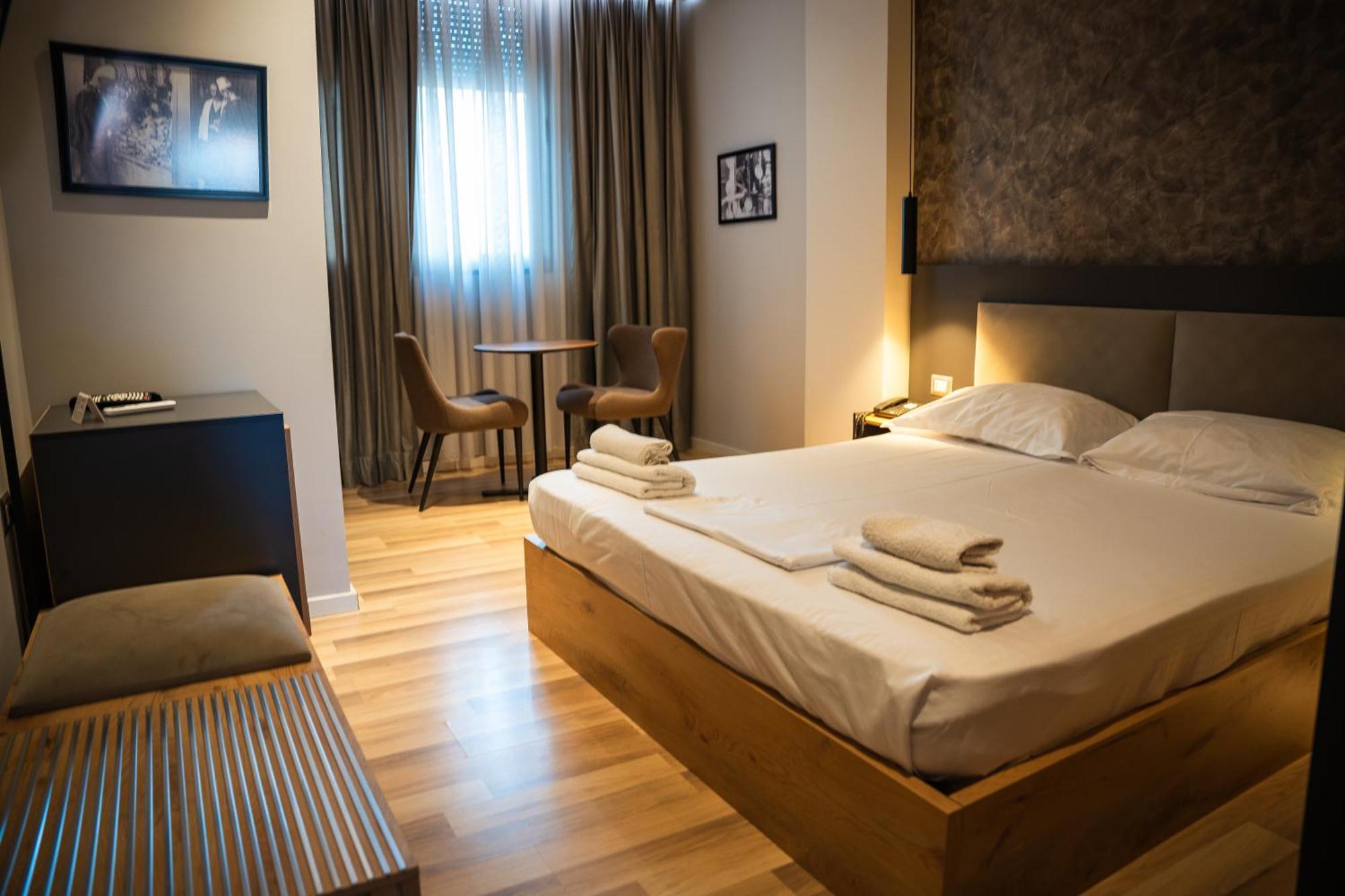 Center Boutique Hotel Tirana Extérieur photo