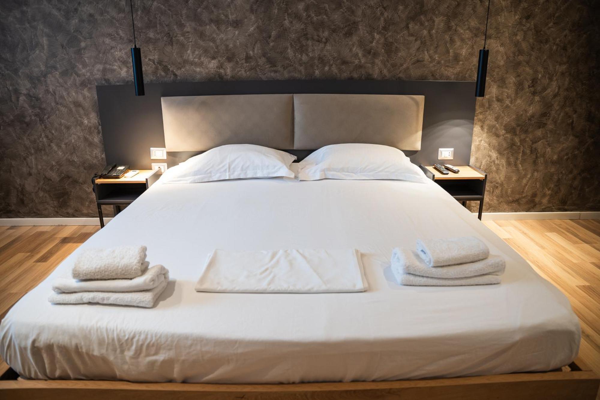 Center Boutique Hotel Tirana Extérieur photo