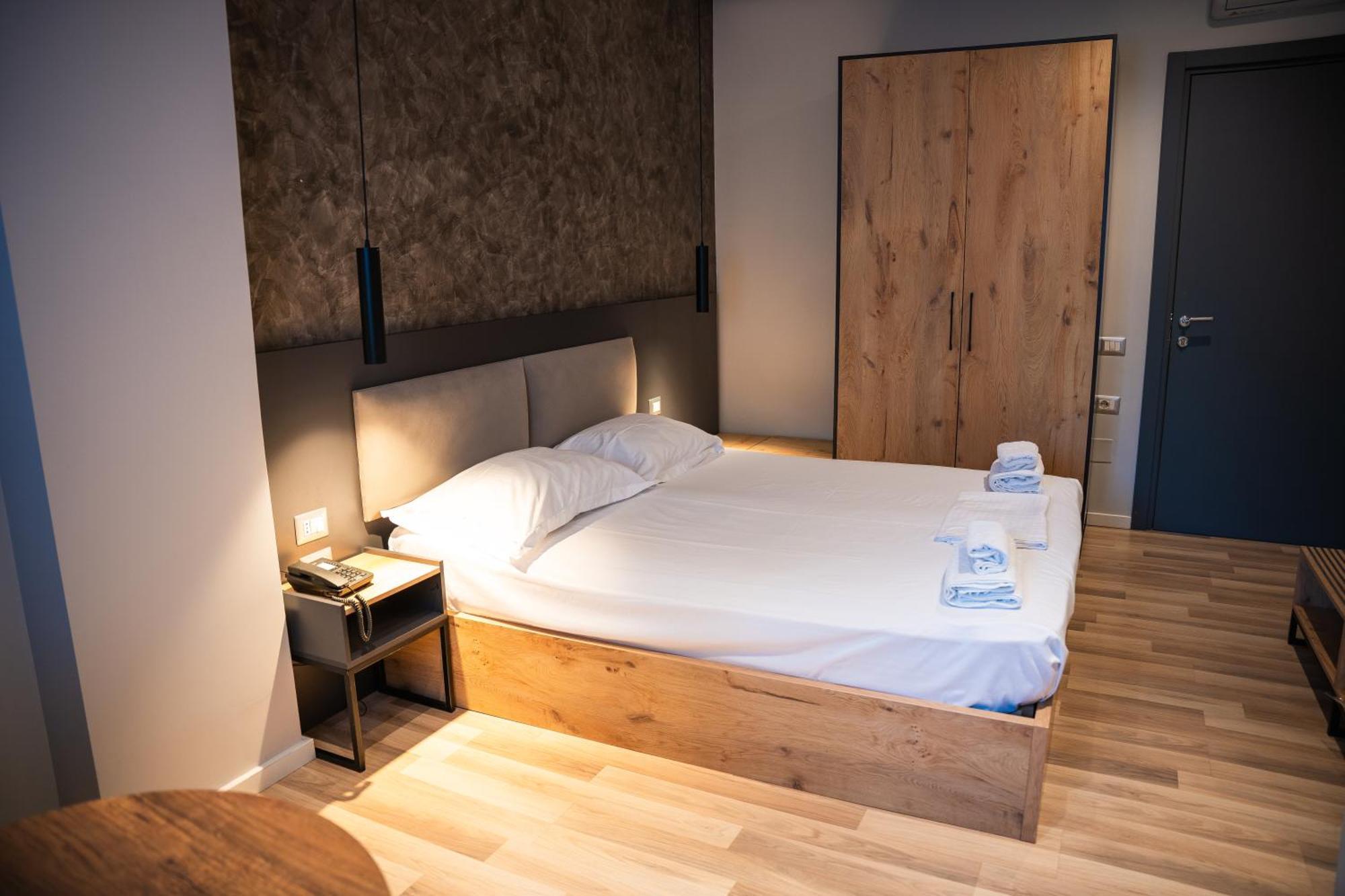 Center Boutique Hotel Tirana Extérieur photo