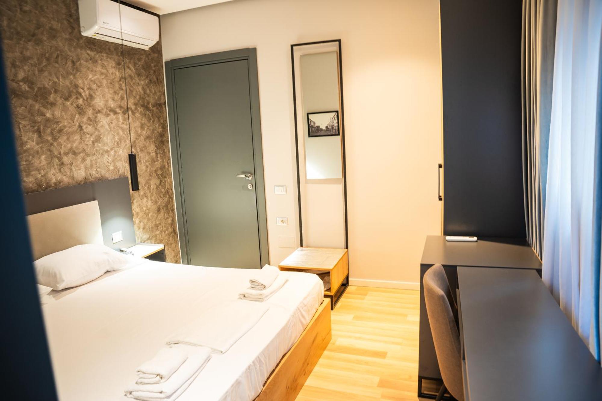 Center Boutique Hotel Tirana Extérieur photo