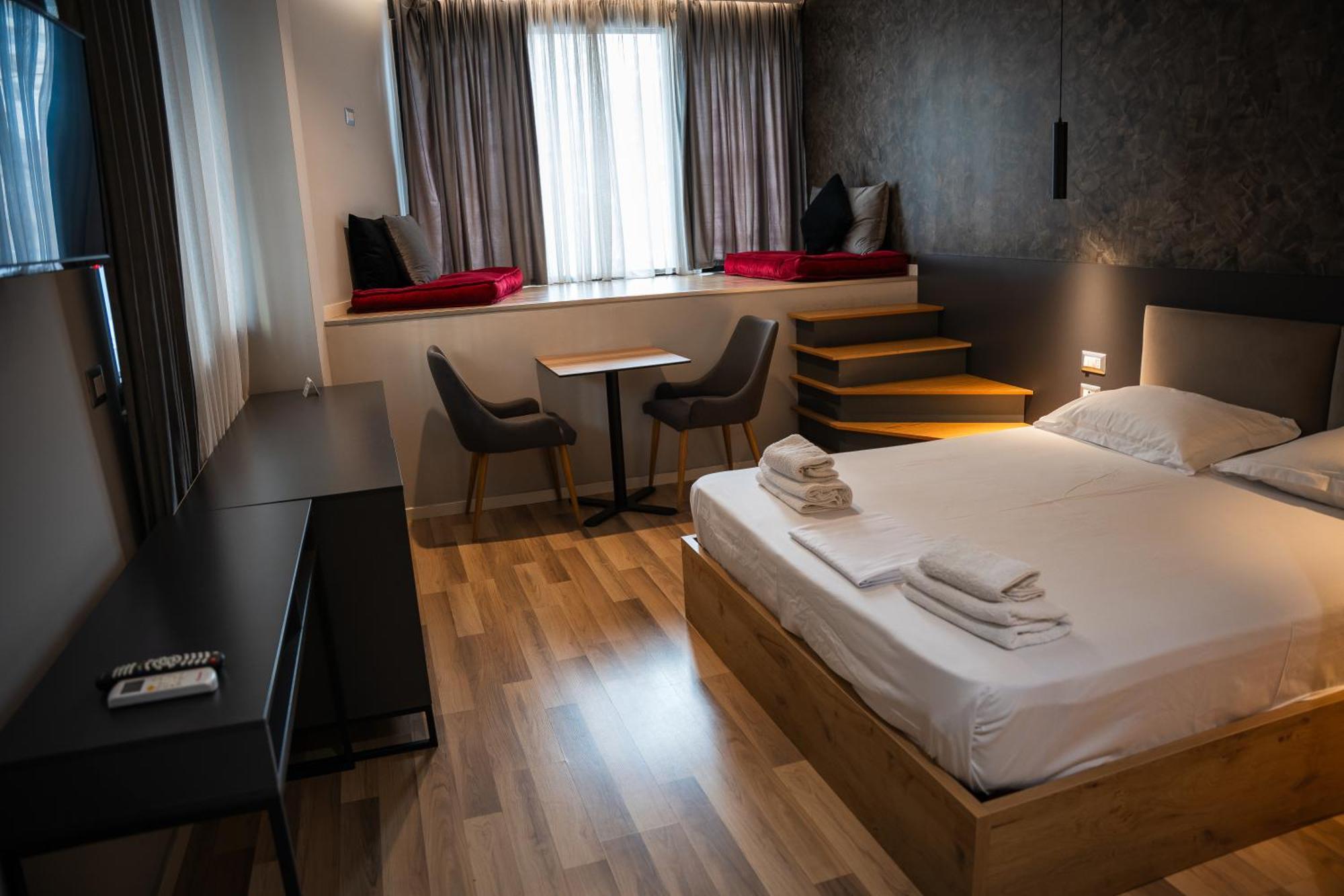 Center Boutique Hotel Tirana Extérieur photo