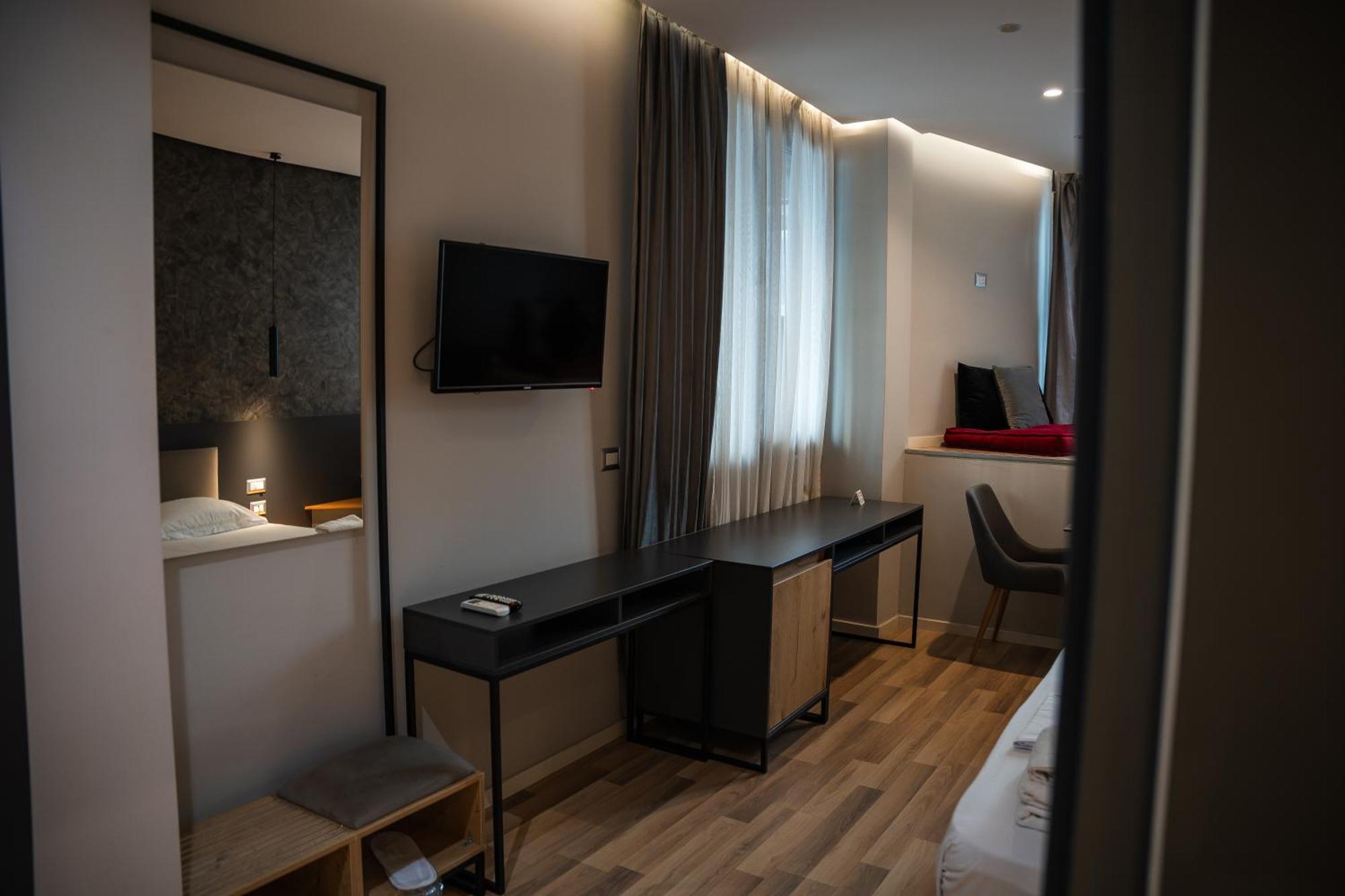 Center Boutique Hotel Tirana Extérieur photo